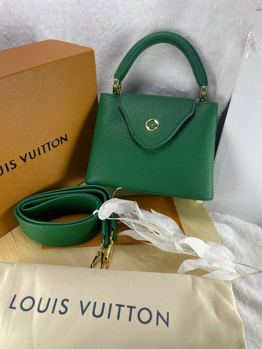 LOUIS VUITTON – Capucines BB
