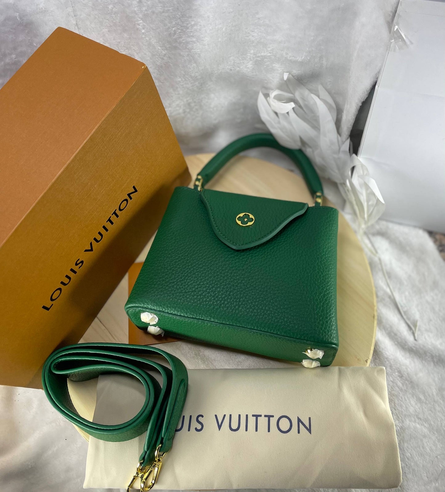 LOUIS VUITTON – Capucines BB
