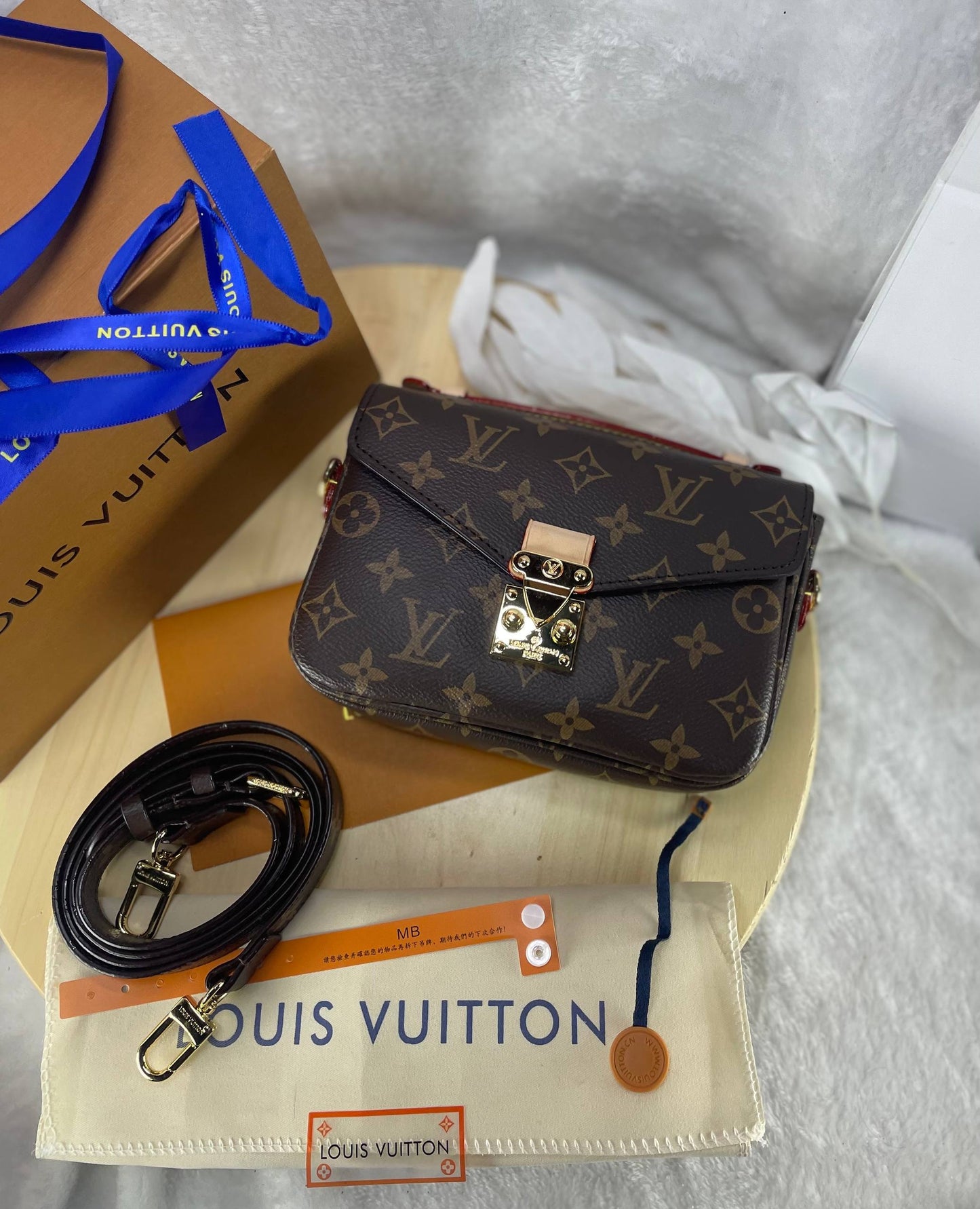LOUIS VUITTON – Pochette Métis