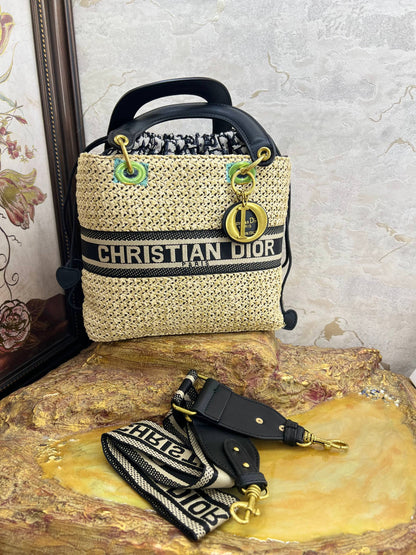 DIOR – Sac en Paille