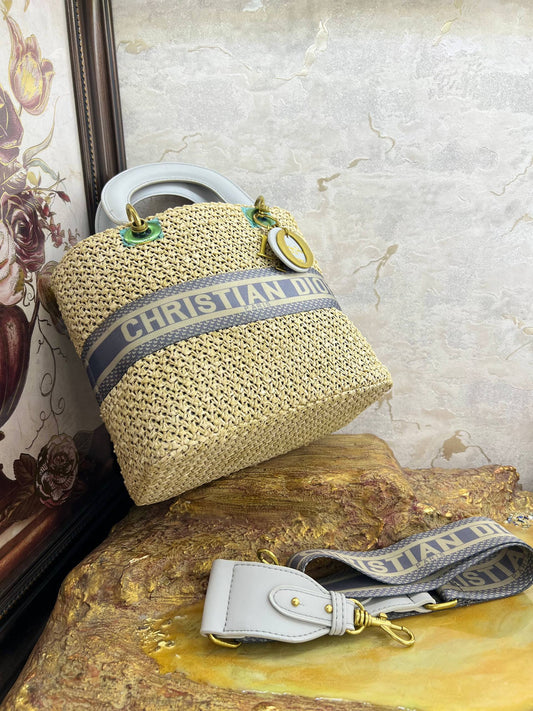 DIOR – Sac en Paille