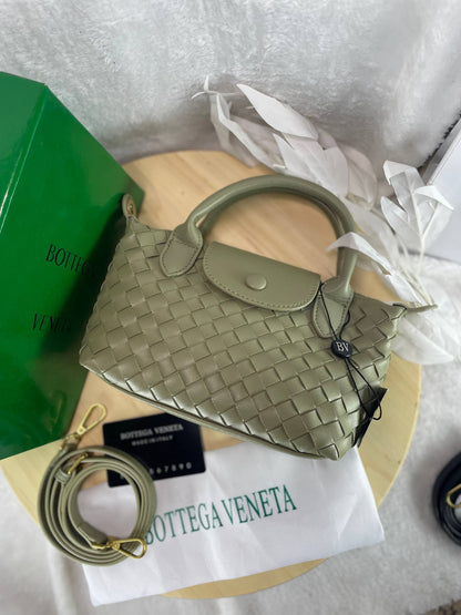 BOTTEGA VENETA – Intrecciato