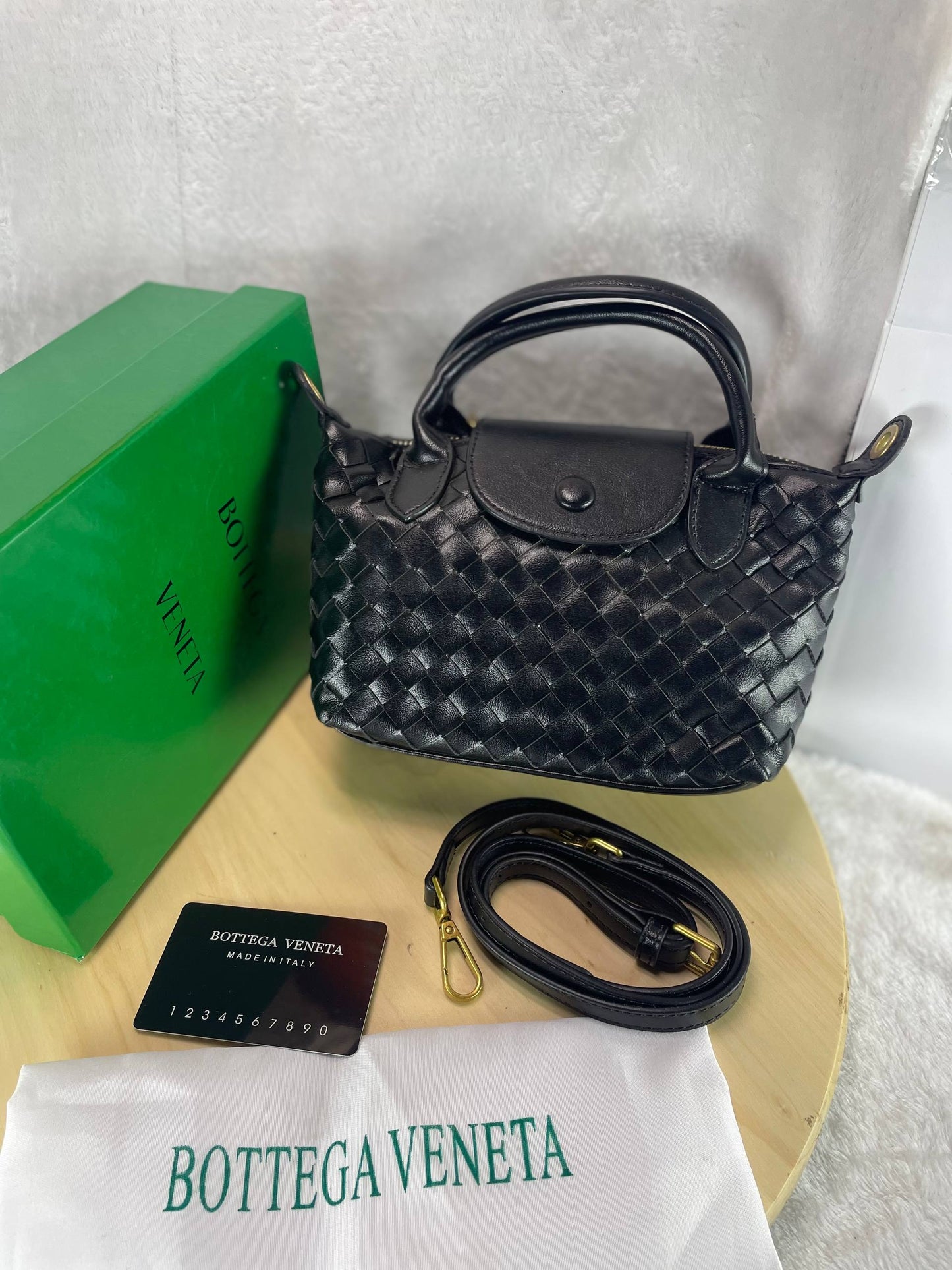 BOTTEGA VENETA – Intrecciato