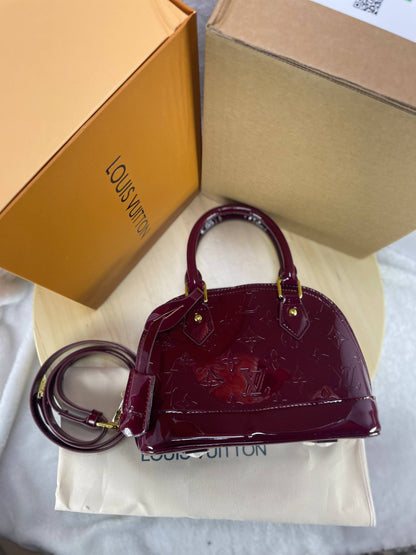 LOUIS VUITTON – Alma BB