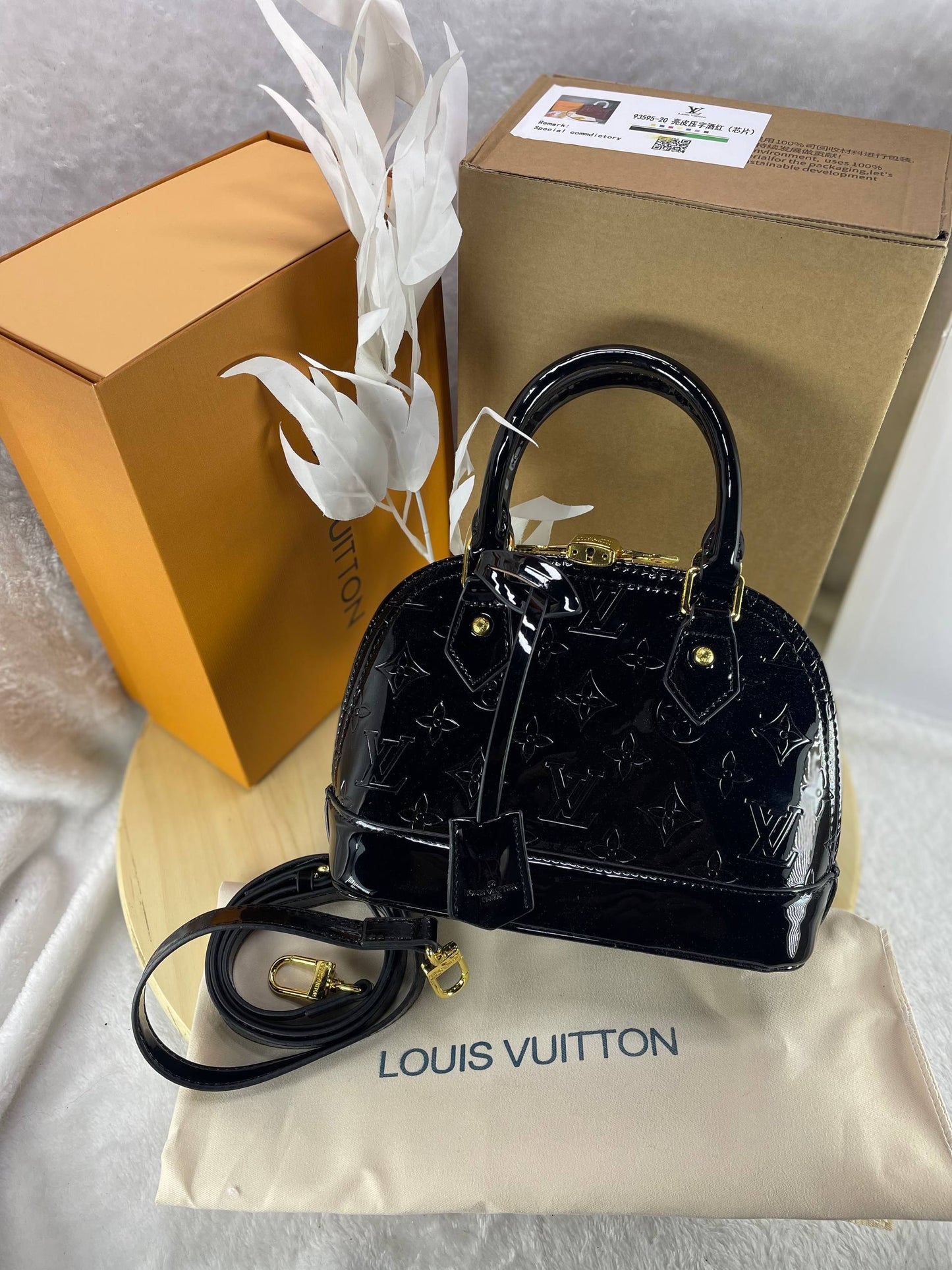 LOUIS VUITTON – Alma BB