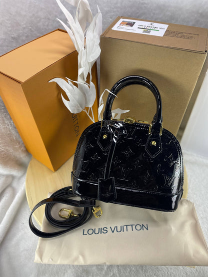 LOUIS VUITTON – Alma BB