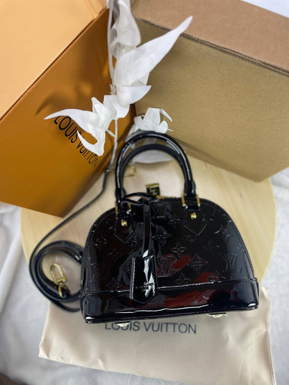 LOUIS VUITTON – Alma BB