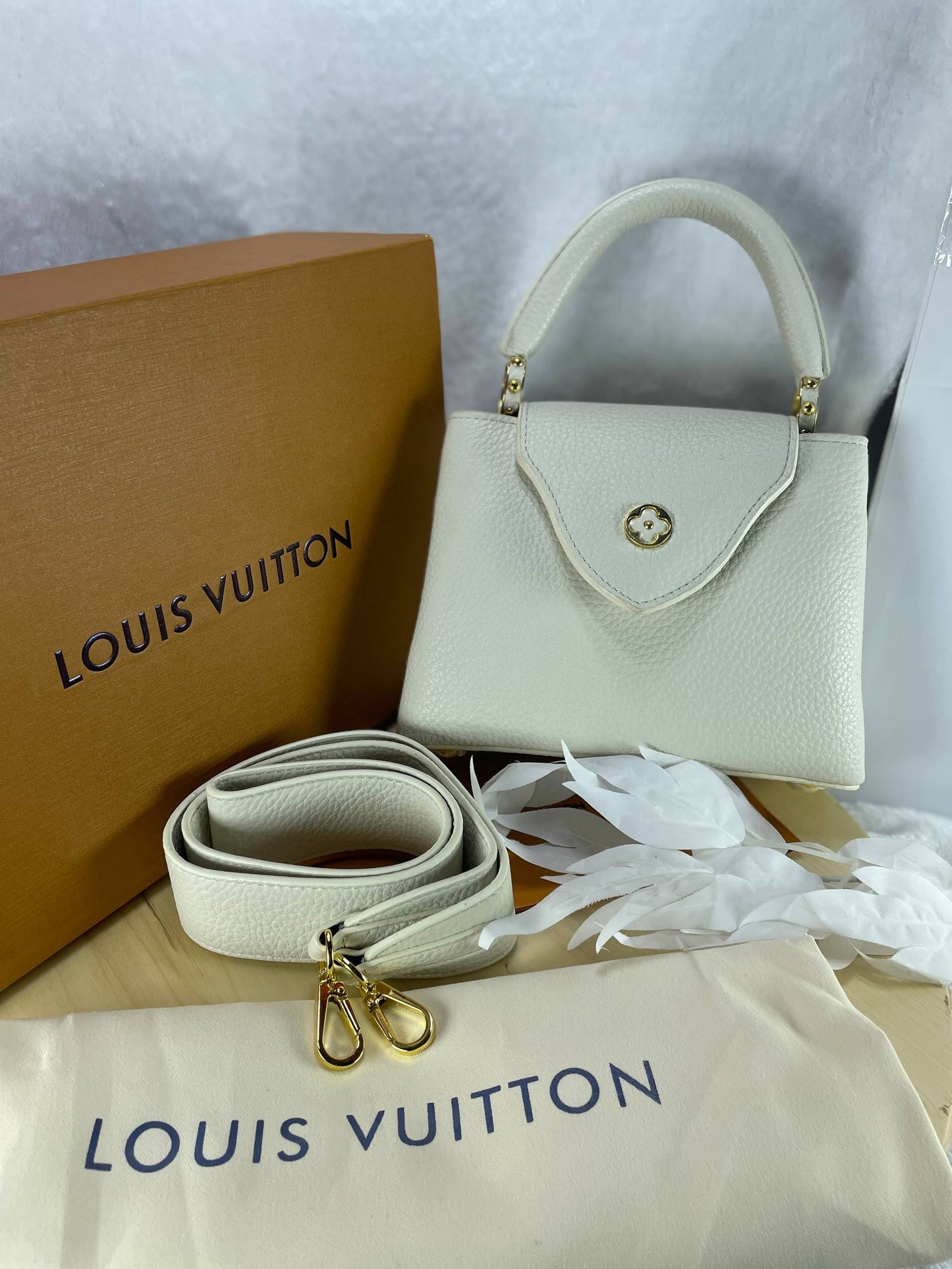LOUIS VUITTON – Capucines BB