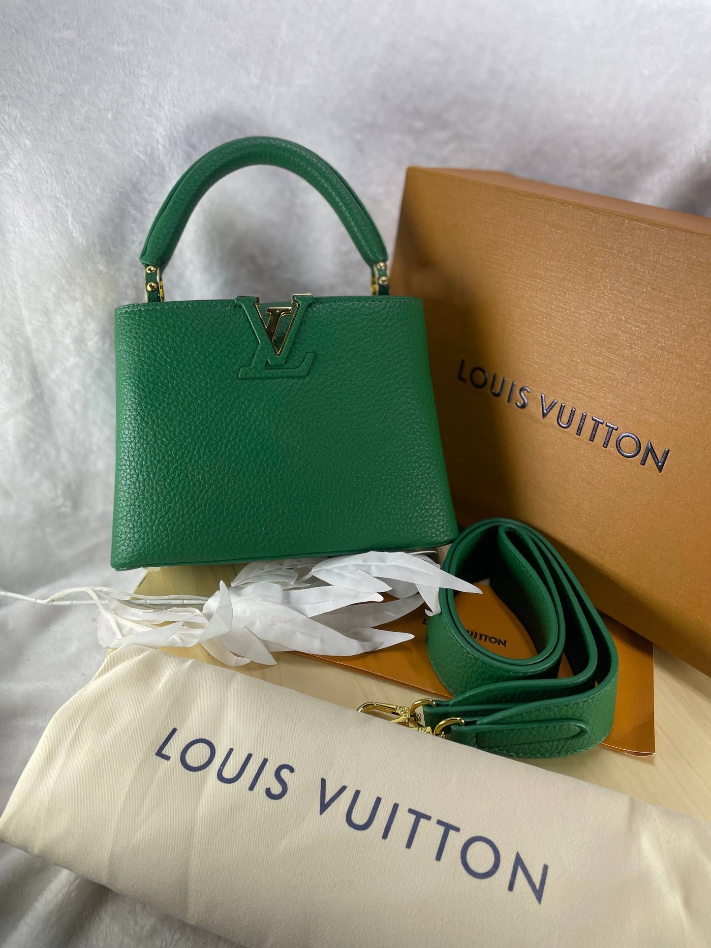 LOUIS VUITTON – Capucines BB