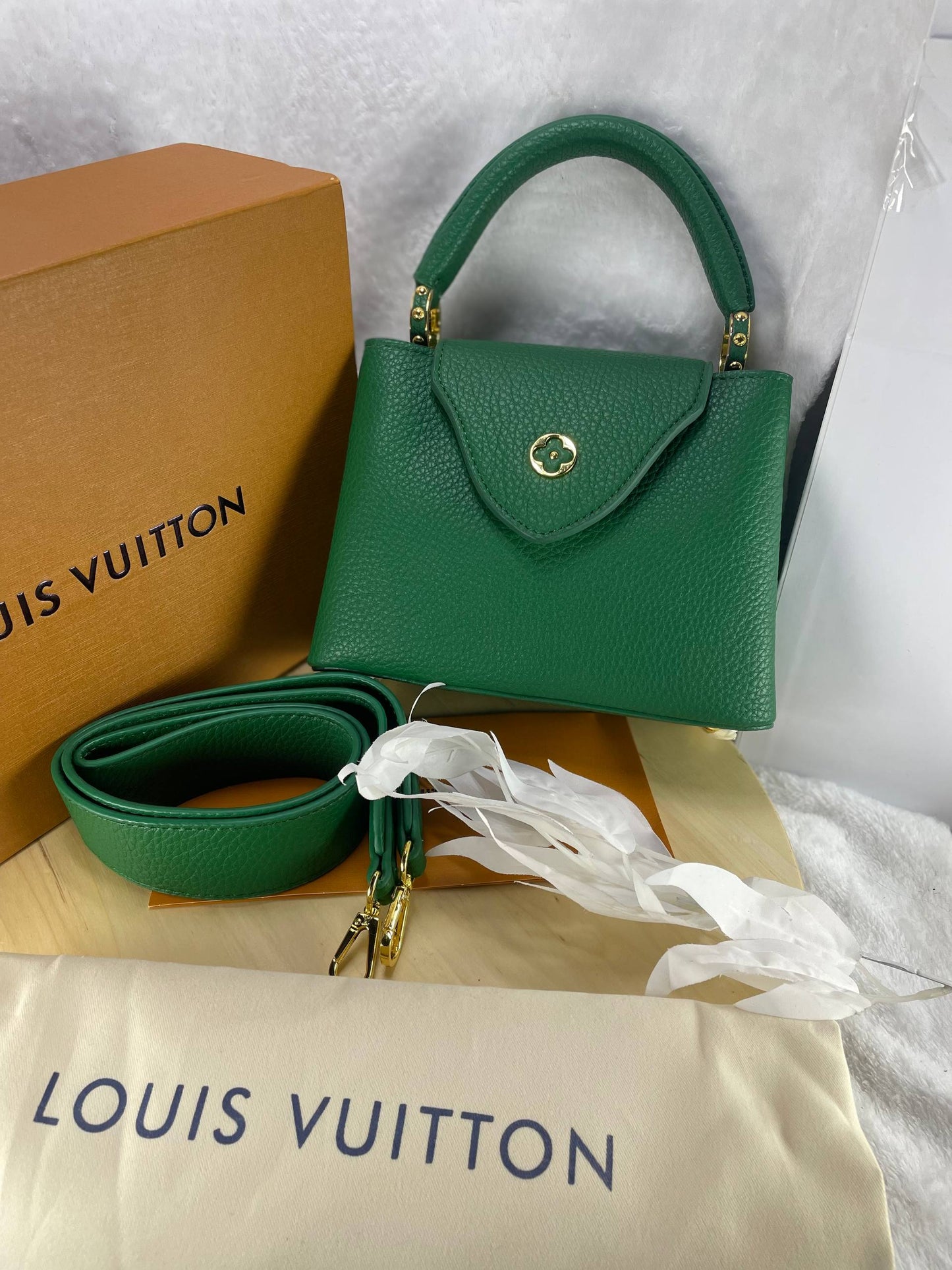 LOUIS VUITTON – Capucines BB