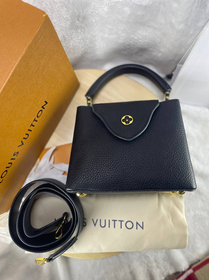 LOUIS VUITTON – Capucines BB
