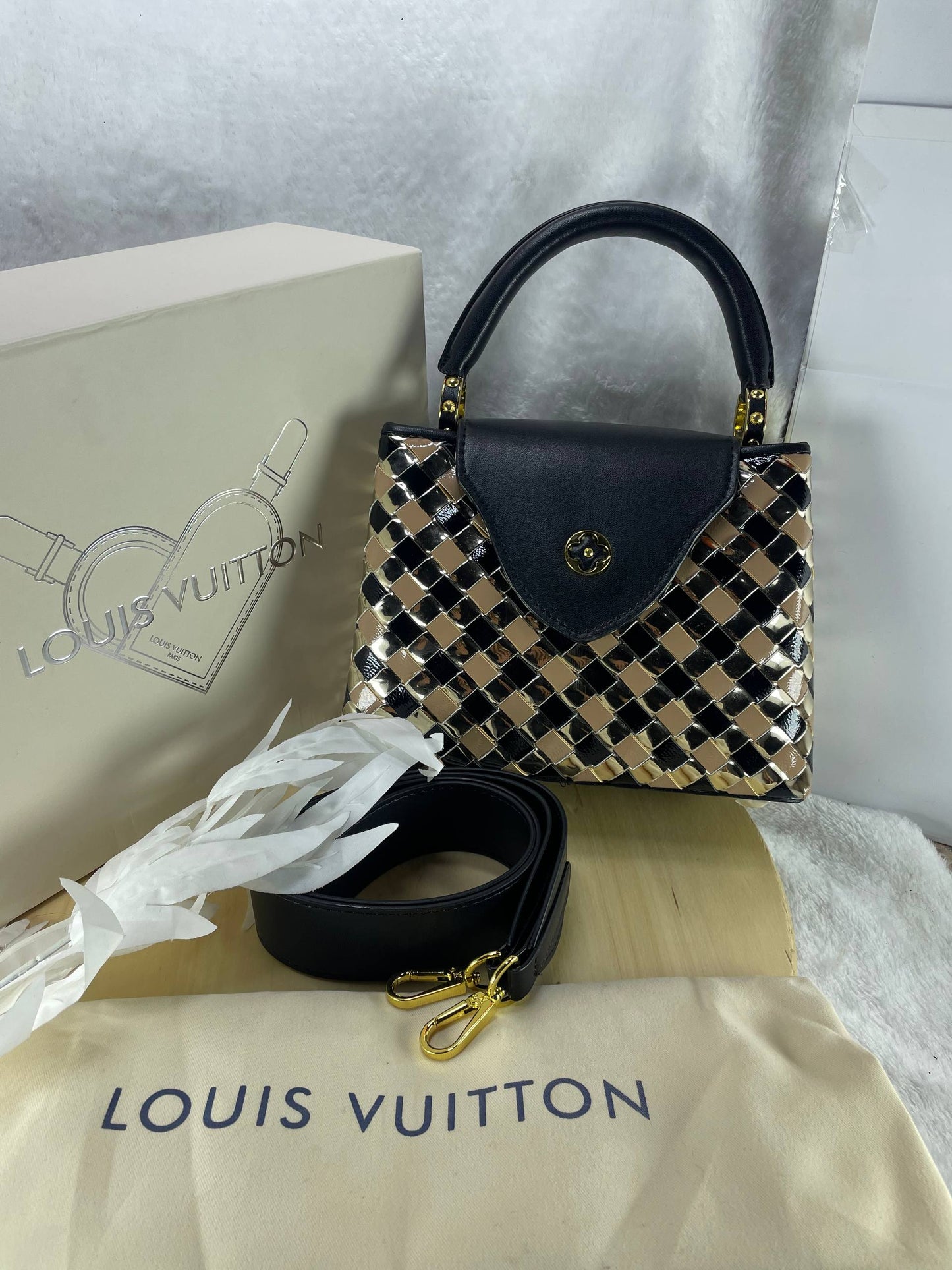 LOUIS VUITTON – Capucines BB