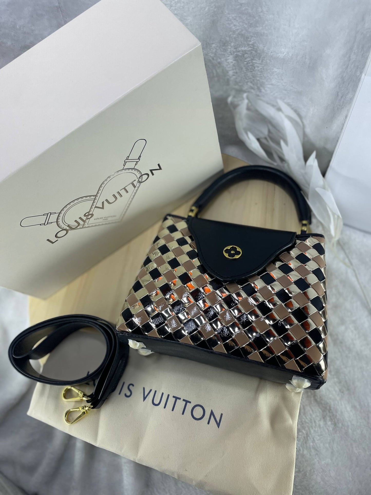 LOUIS VUITTON – Capucines BB
