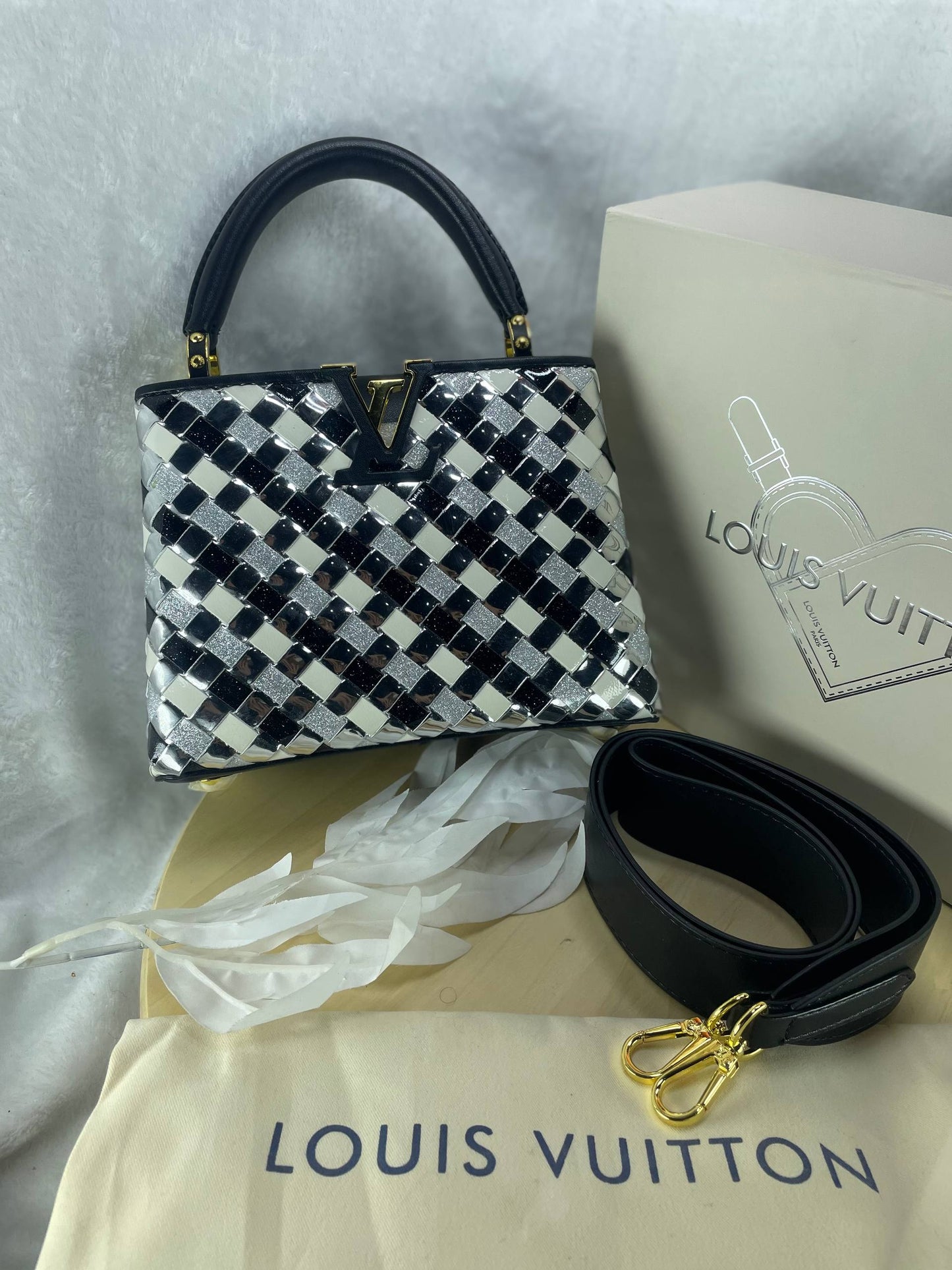LOUIS VUITTON – Capucines BB