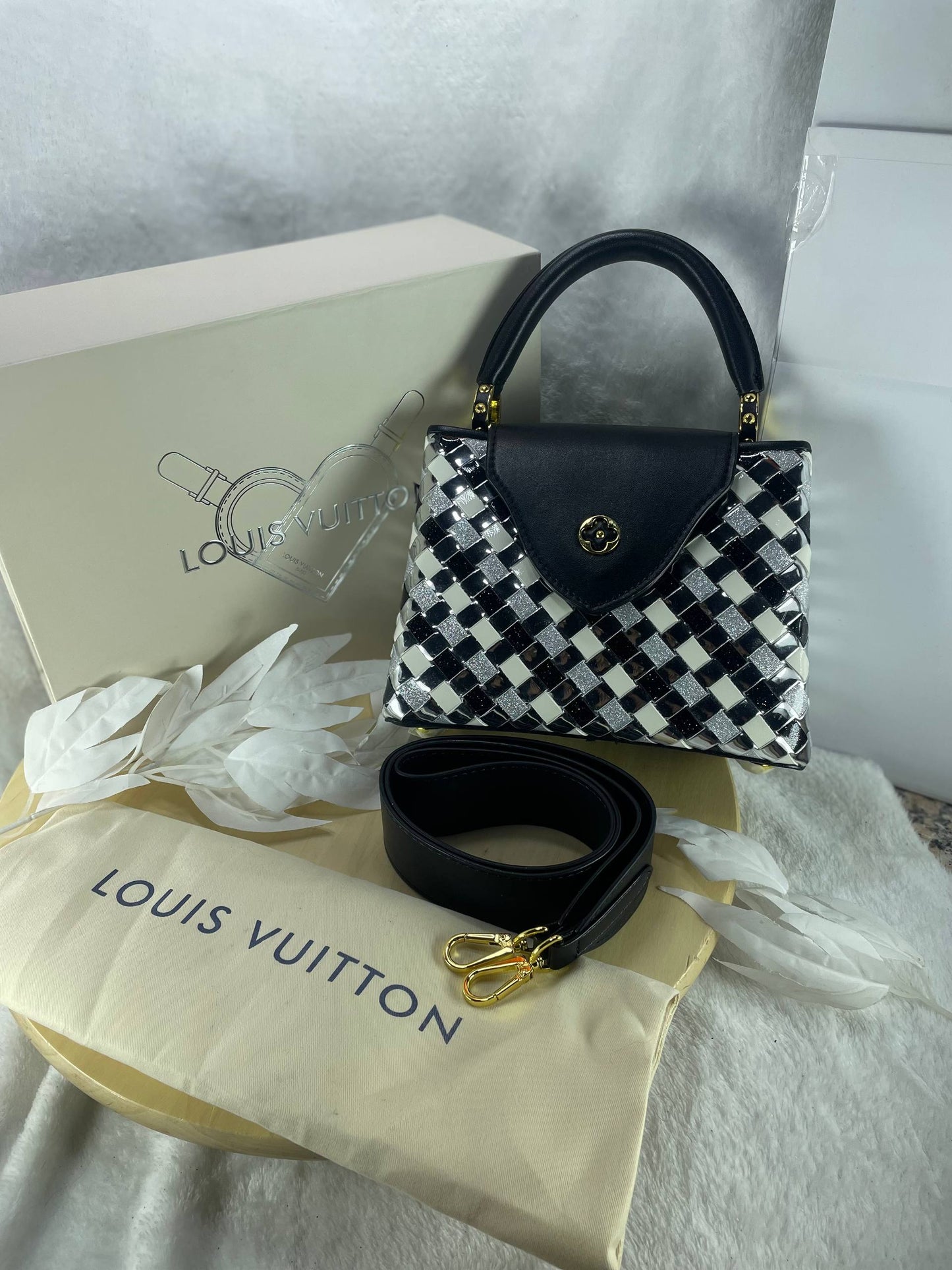 LOUIS VUITTON – Capucines BB