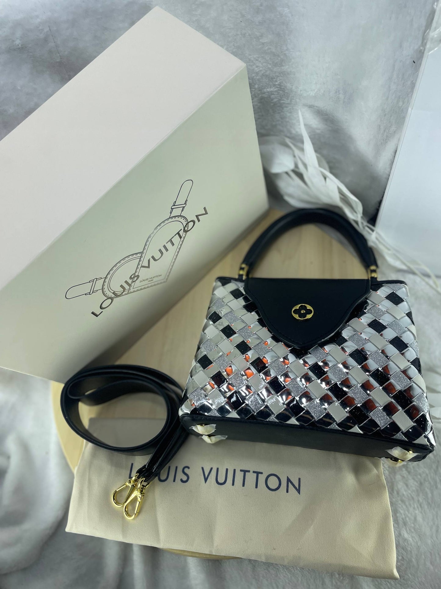 LOUIS VUITTON – Capucines BB