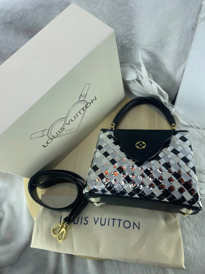 LOUIS VUITTON – Capucines BB