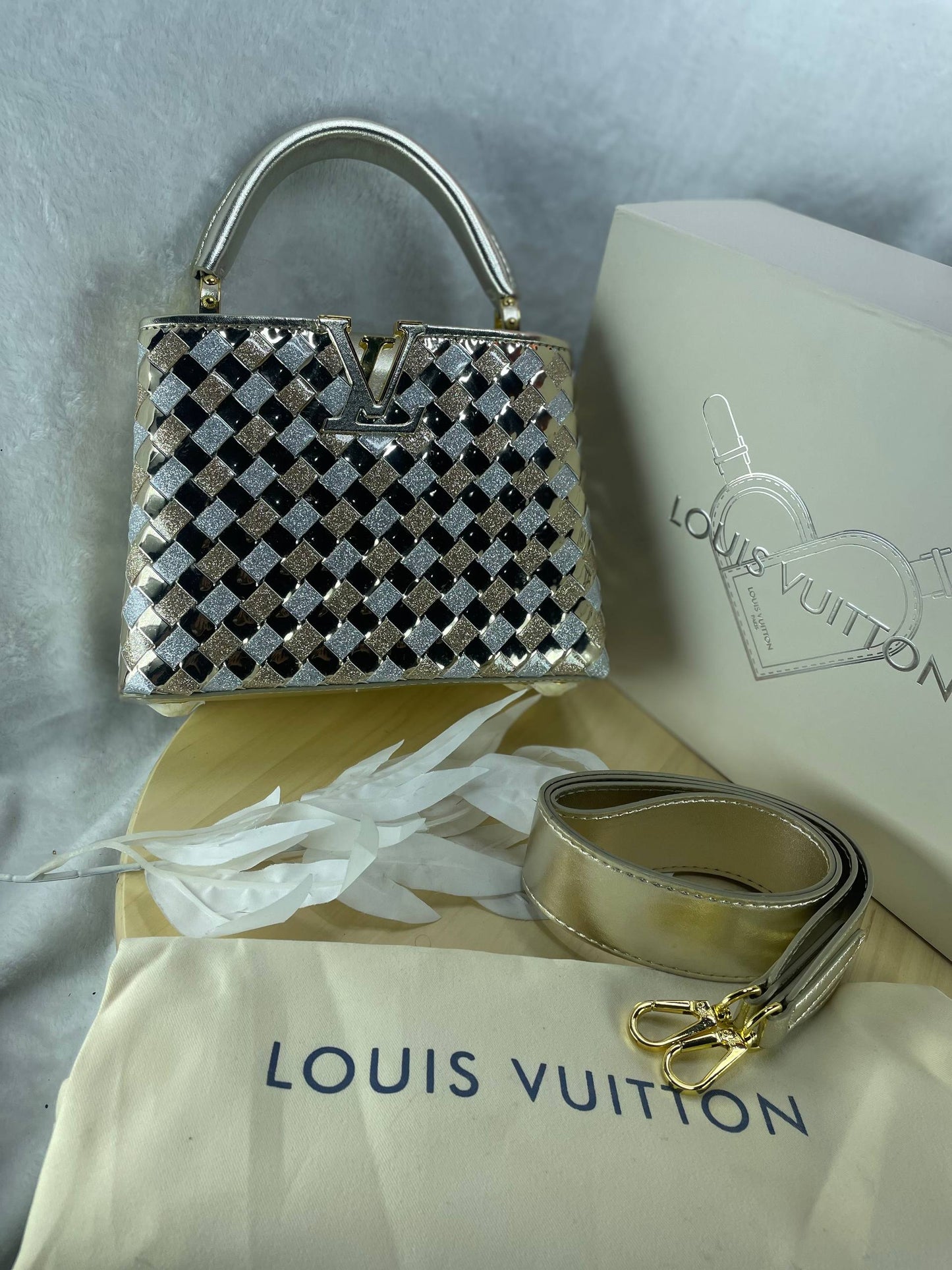 LOUIS VUITTON – Capucines BB