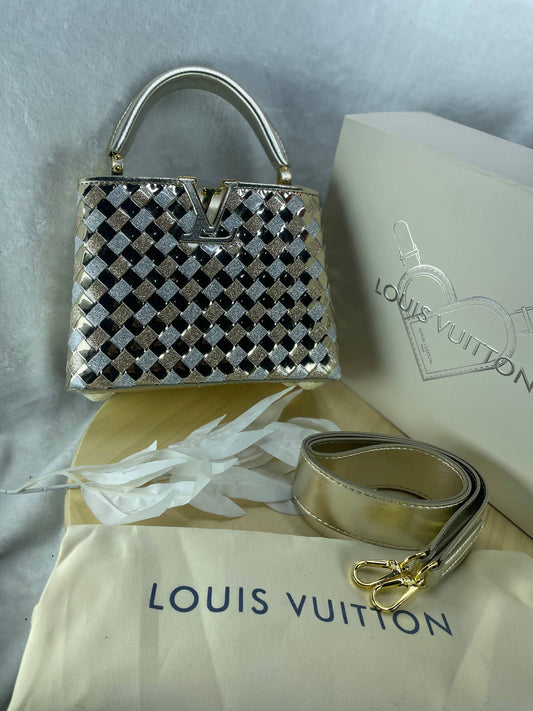 LOUIS VUITTON – Capucines BB