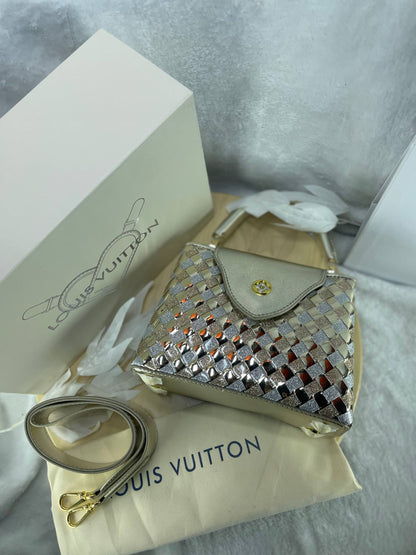 LOUIS VUITTON – Capucines BB