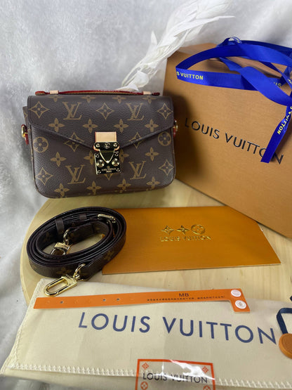LOUIS VUITTON – Pochette Métis