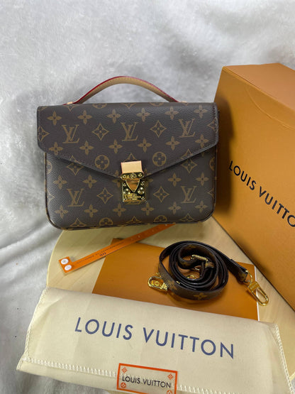 LOUIS VUITTON – Pochette Métis