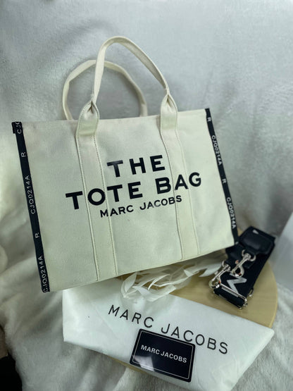MARC JACOBS – The Denim Chain