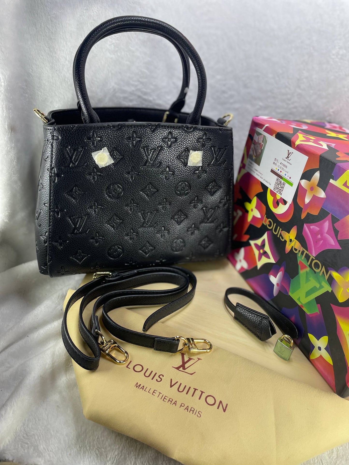 LOUIS VUITTON – Montaigne BB
