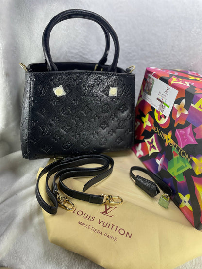 LOUIS VUITTON – Montaigne BB