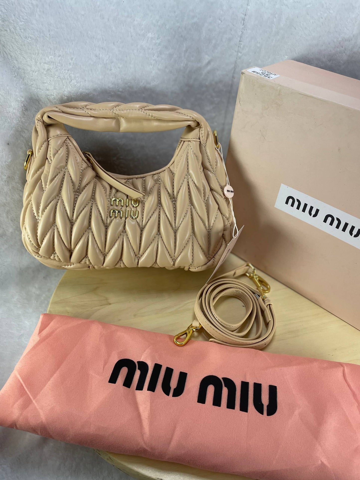 MIU MIU – Wander
