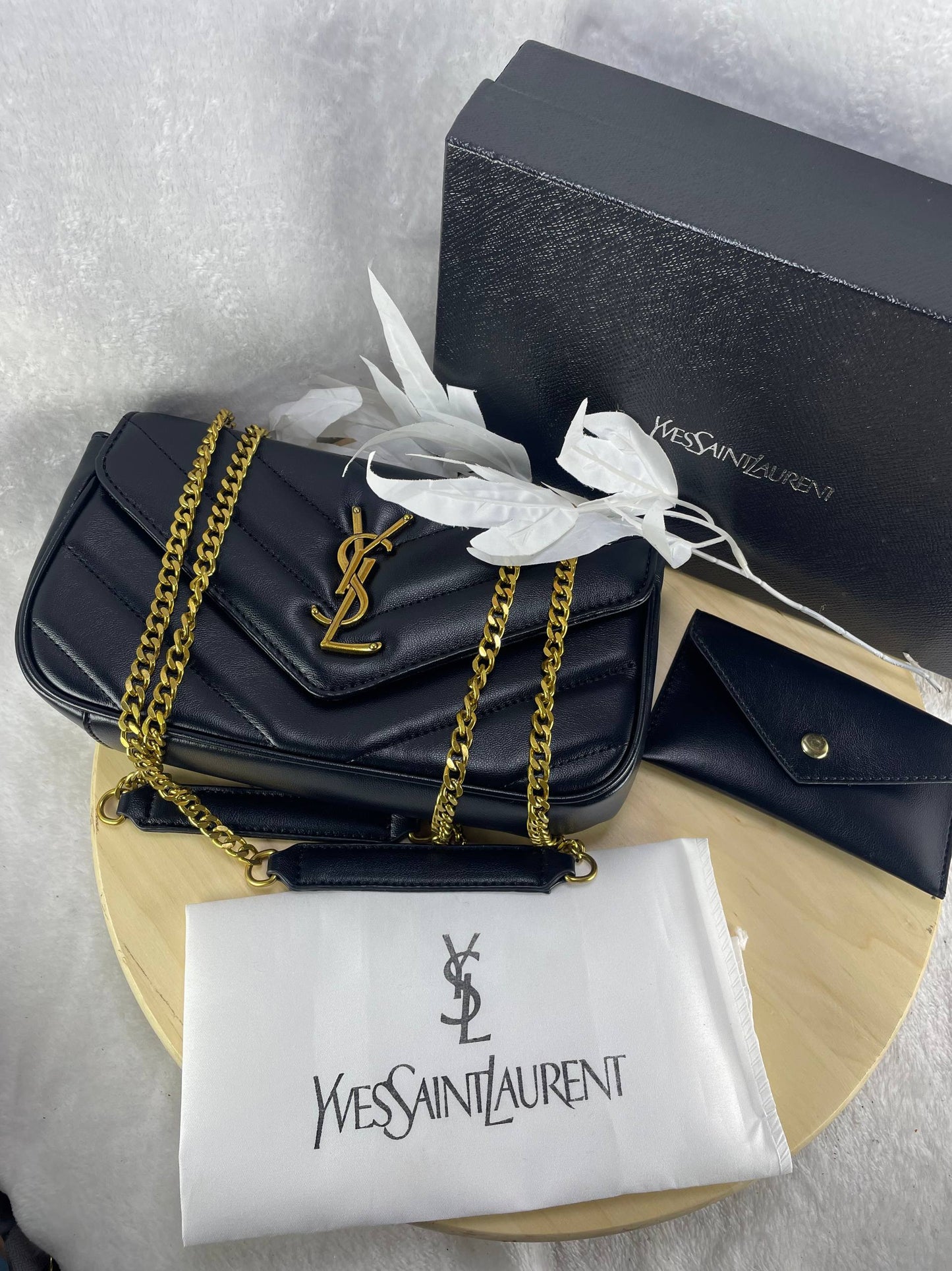 SAINT LAURENT